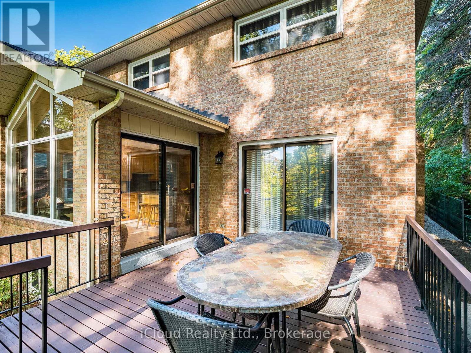 1529 Ballyclare Drive, Mississauga, Ontario  L5C 1J4 - Photo 47 - W12459378