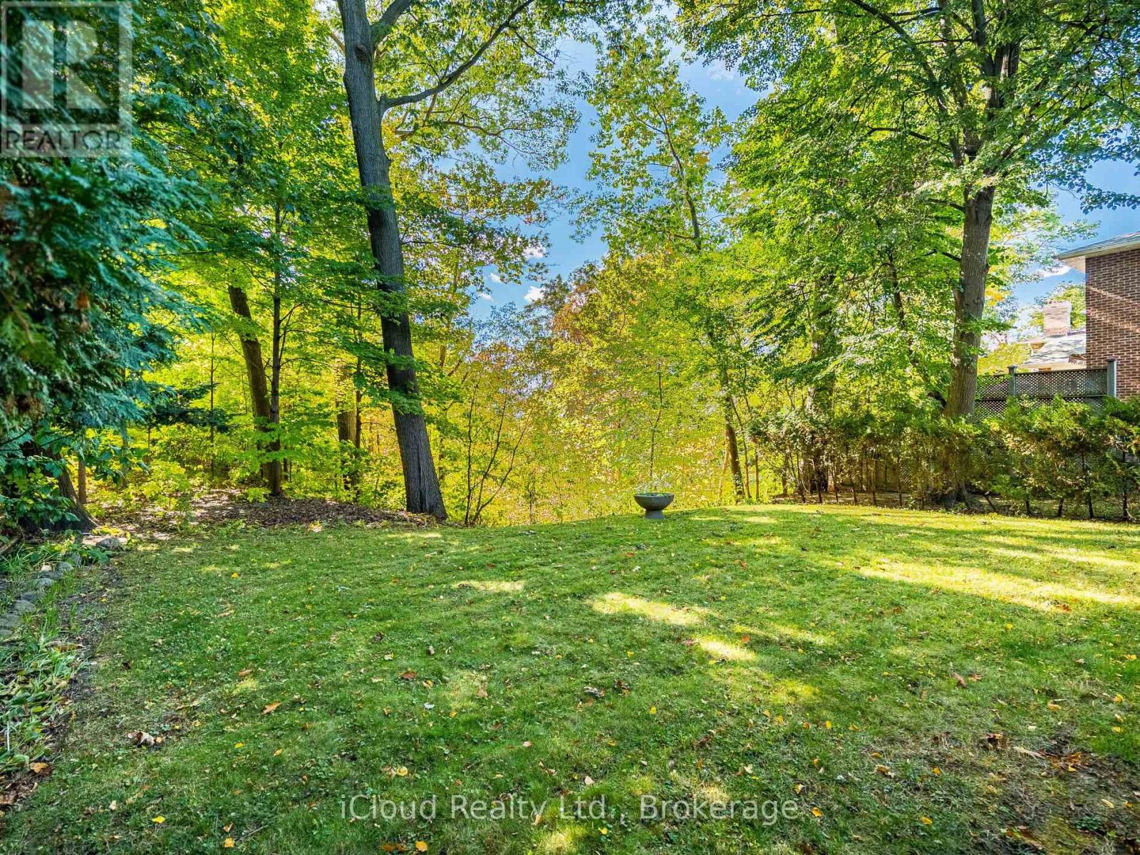1529 Ballyclare Drive, Mississauga, Ontario  L5C 1J4 - Photo 50 - W12459378
