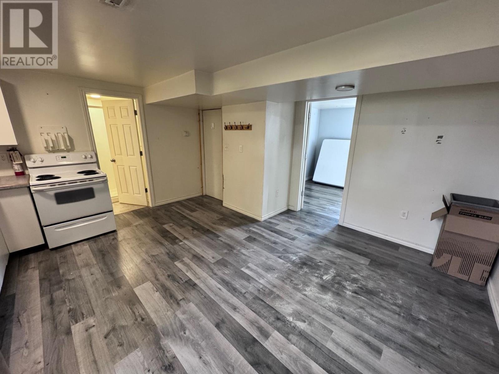 502 Strand Ave, Thunder Bay, Ontario  P7B 5B1 - Photo 2 - TB251907