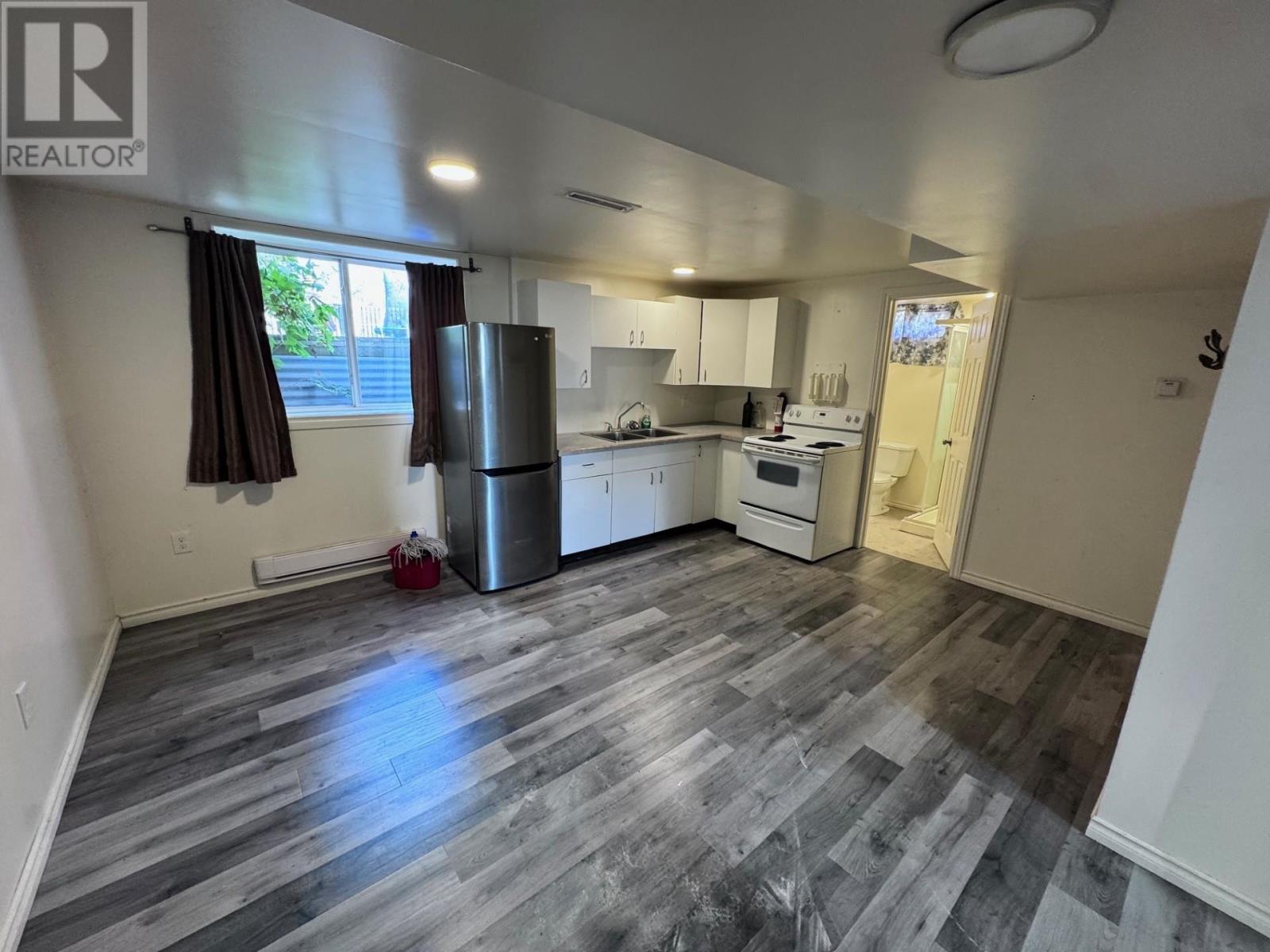 502 Strand Ave, Thunder Bay, Ontario  P7B 5B1 - Photo 3 - TB251907