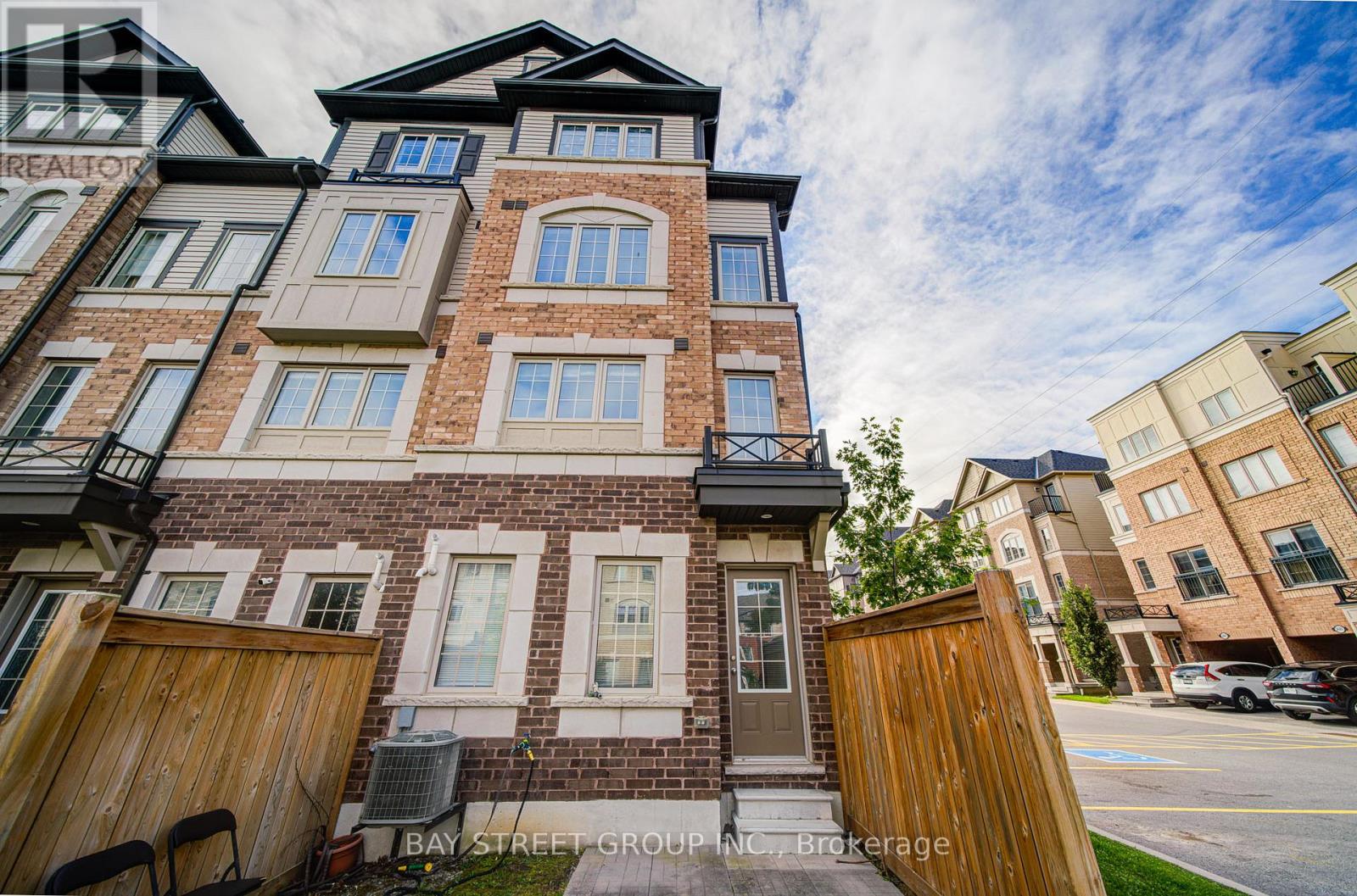 2653 Eaglesham Path, Oshawa, Ontario  L1L 0M7 - Photo 5 - E12459146