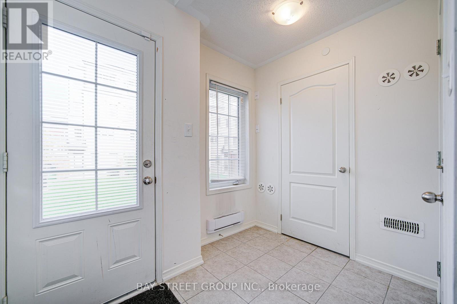 2653 Eaglesham Path, Oshawa, Ontario  L1L 0M7 - Photo 8 - E12459146