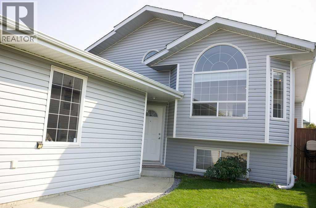 7 Langford Crescent, Red Deer, Alberta  T4R 2X1 - Photo 3 - A2261521