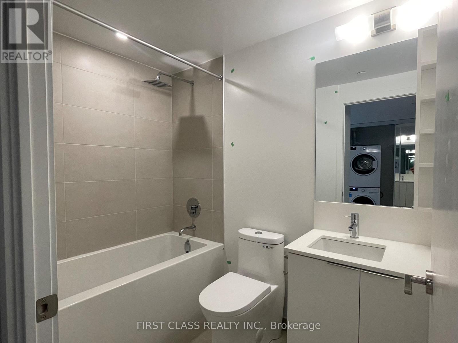 2016 - 8 Wellesley Street W, Toronto, Ontario  M4Y 0J5 - Photo 4 - C12459385
