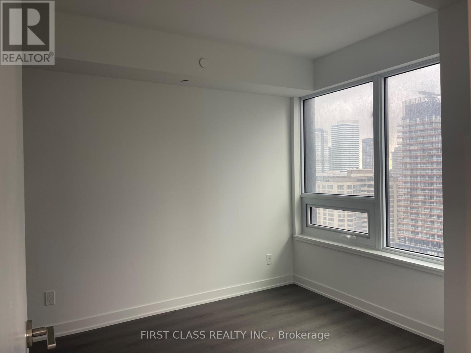 2016 - 8 Wellesley Street W, Toronto, Ontario  M4Y 0J5 - Photo 8 - C12459385
