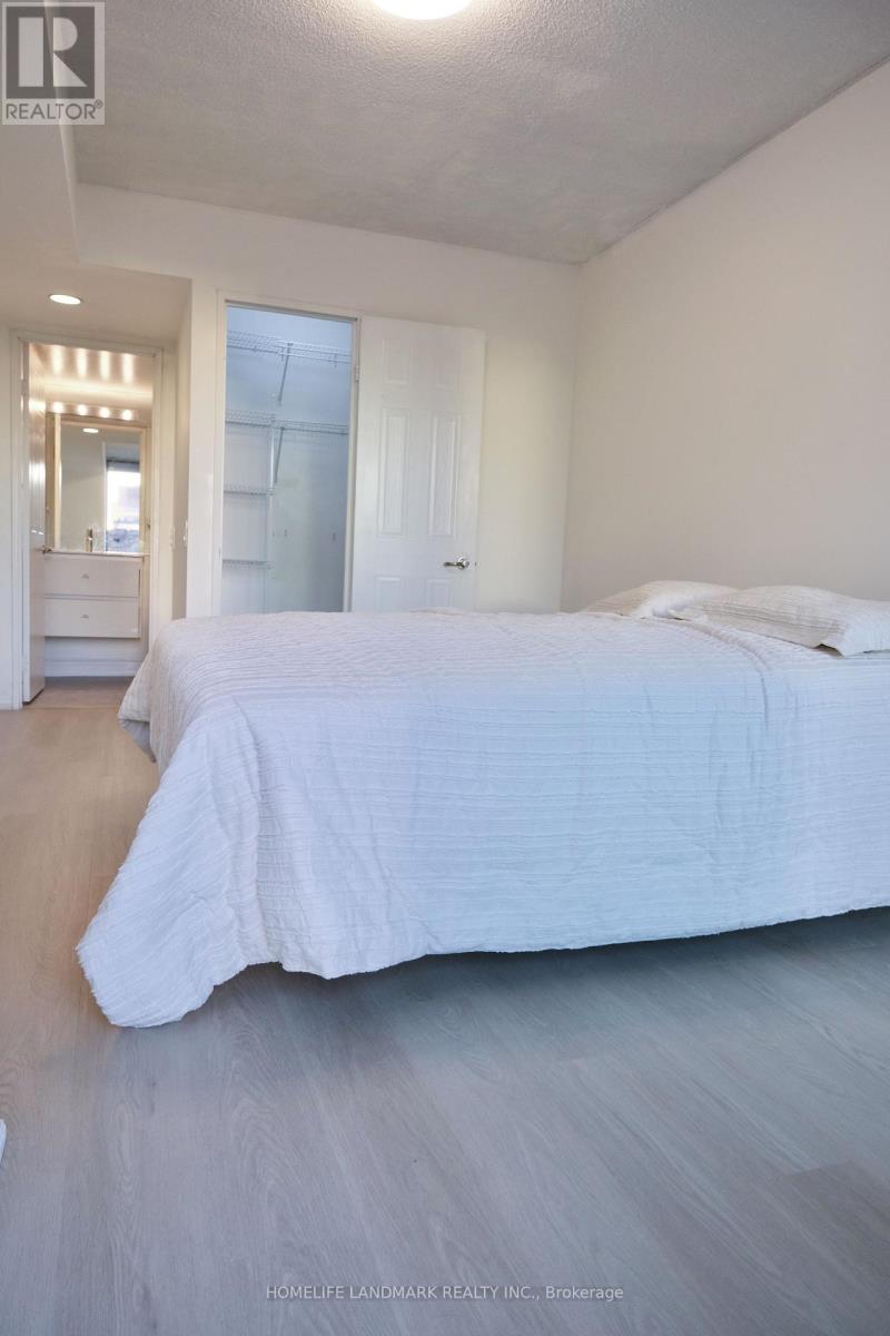 2205 - 750 Bay Street, Toronto, Ontario  M5G 1N6 - Photo 15 - C12459350