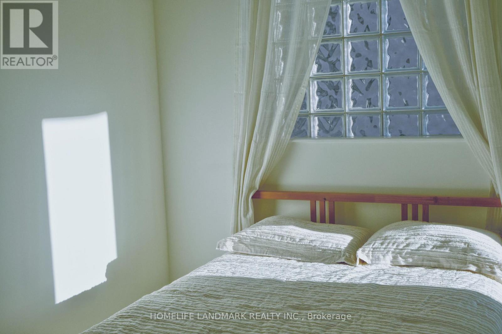 2205 - 750 Bay Street, Toronto, Ontario  M5G 1N6 - Photo 13 - C12459350