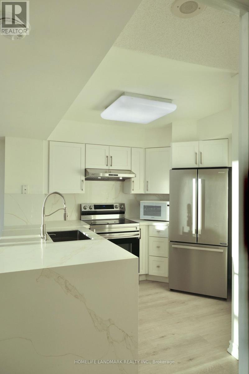 2205 - 750 Bay Street, Toronto, Ontario  M5G 1N6 - Photo 2 - C12459350