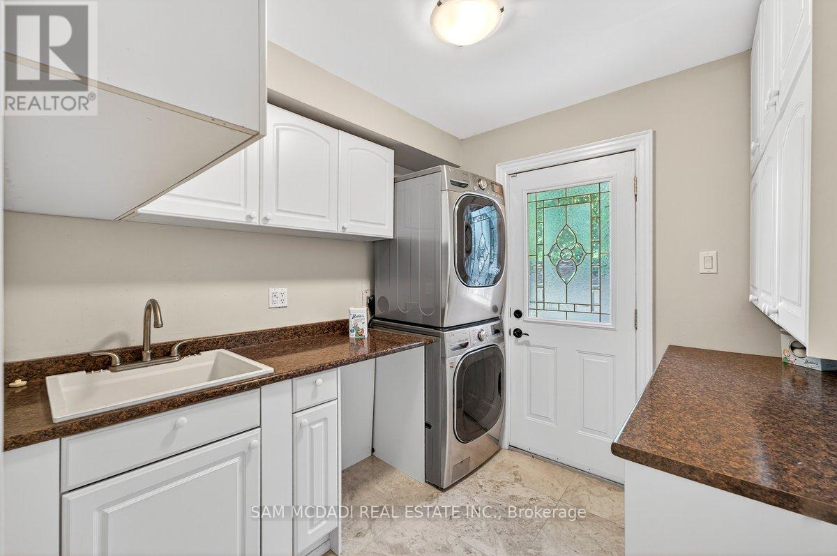 1779 Fifeshire Court, Mississauga, Ontario  L5L 2T3 - Photo 14 - W12459387