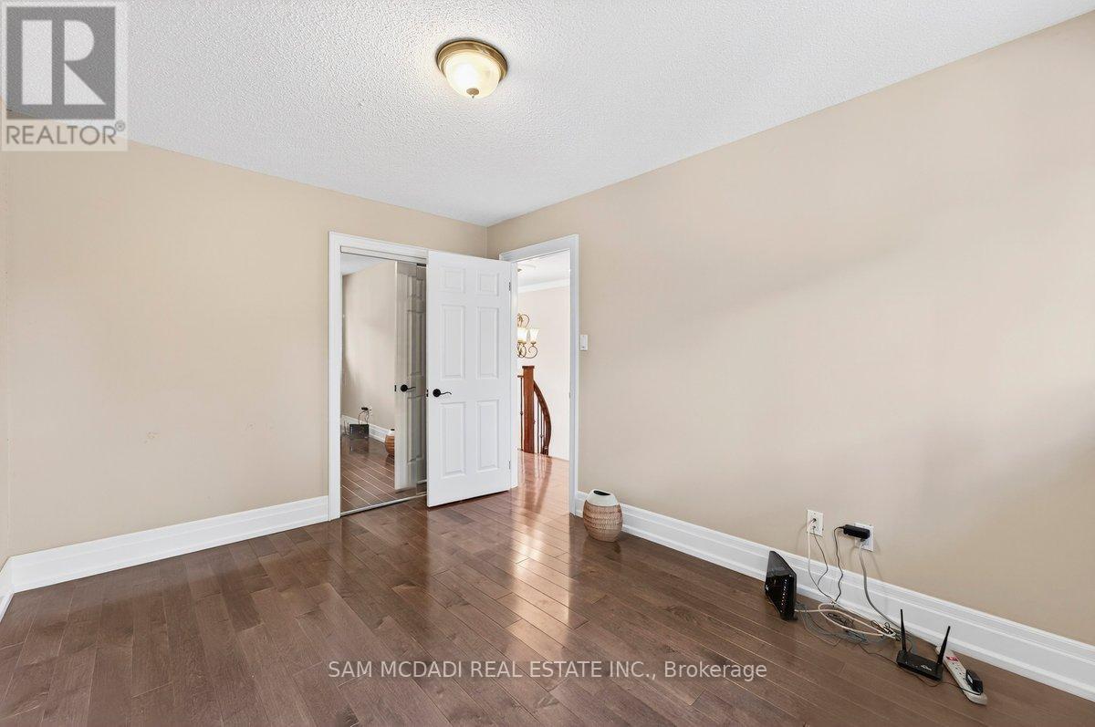 1779 Fifeshire Court, Mississauga, Ontario  L5L 2T3 - Photo 23 - W12459387