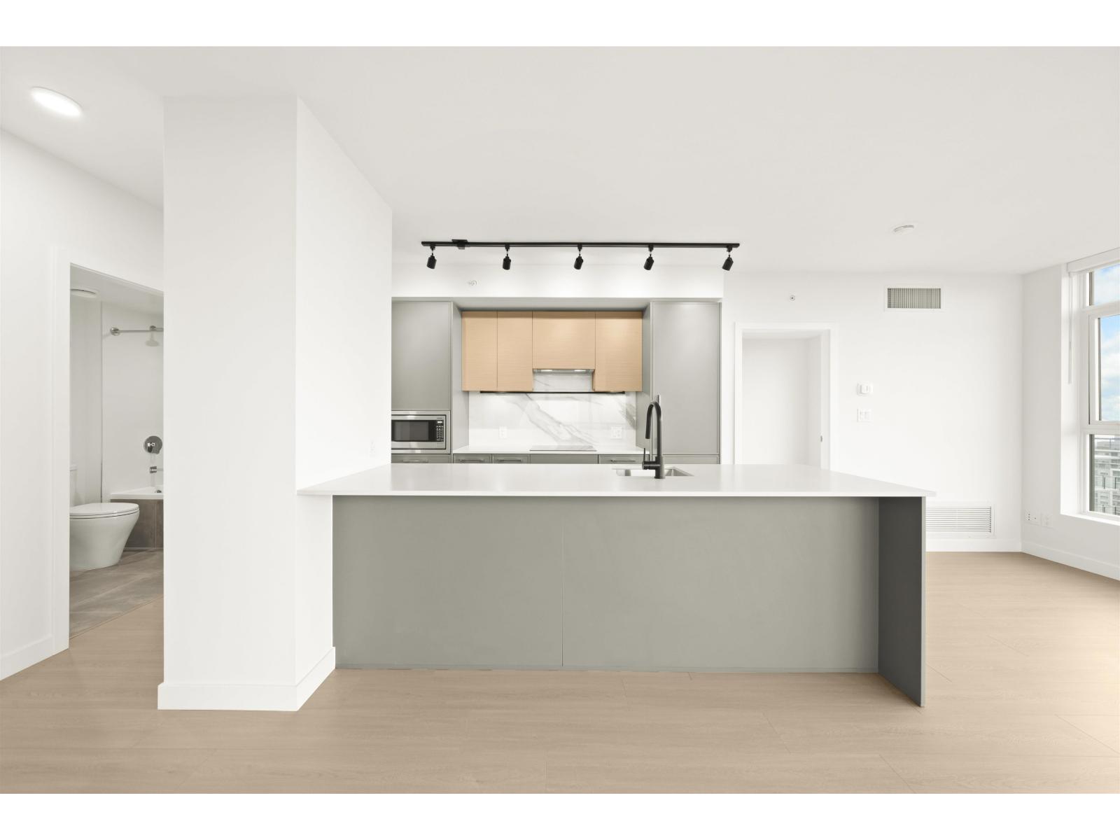 4106 13745 GEORGE JUNCTION, Surrey, British Columbia