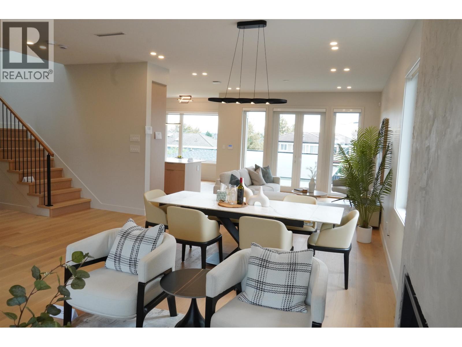 6250 Kitchener Street, Burnaby, British Columbia  V5B 2J4 - Photo 5 - R3035145
