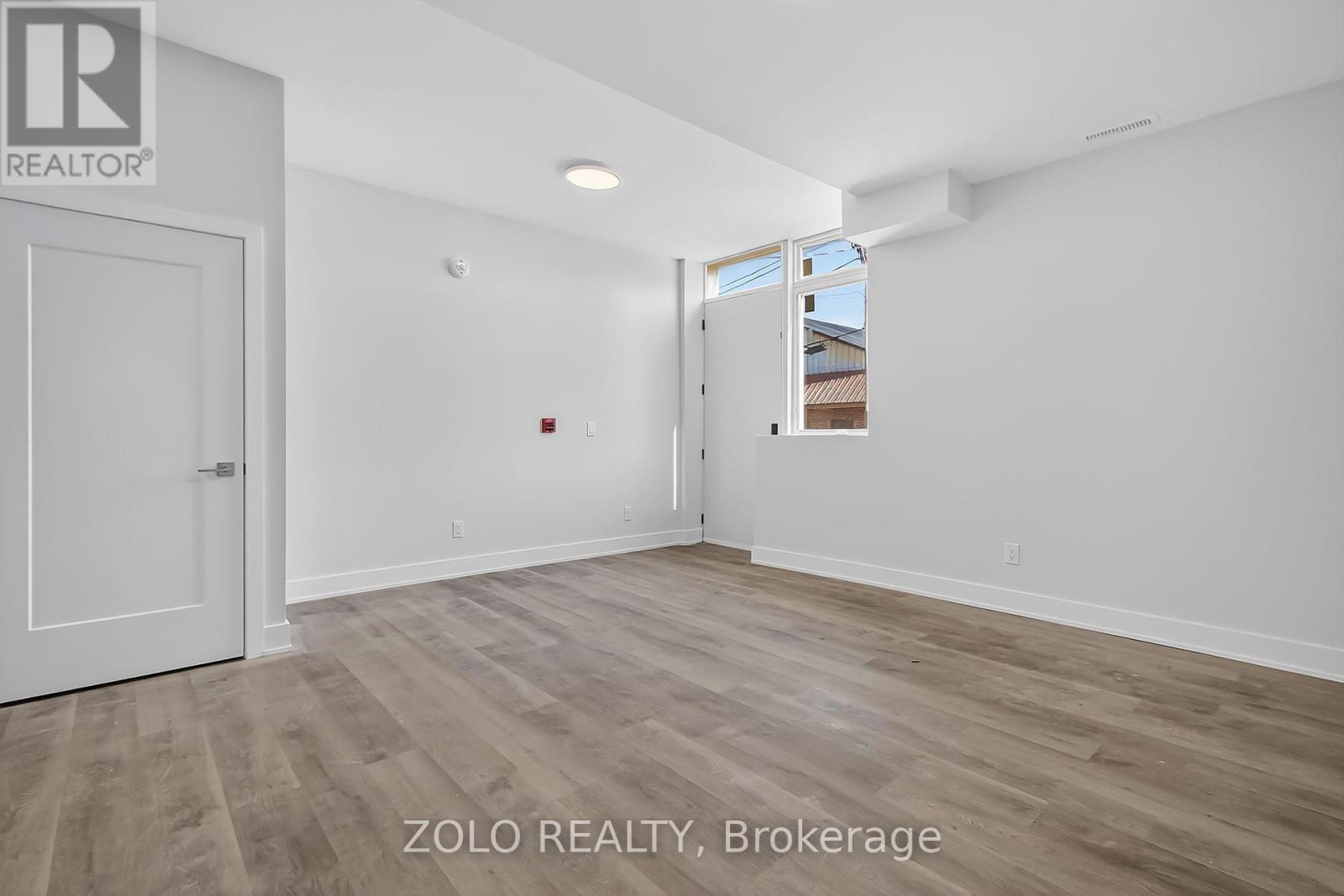Unit # 1 - 206 Wellington Street, Chatham-Kent, Ontario  N8A 2X9 - Photo 4 - X12459384