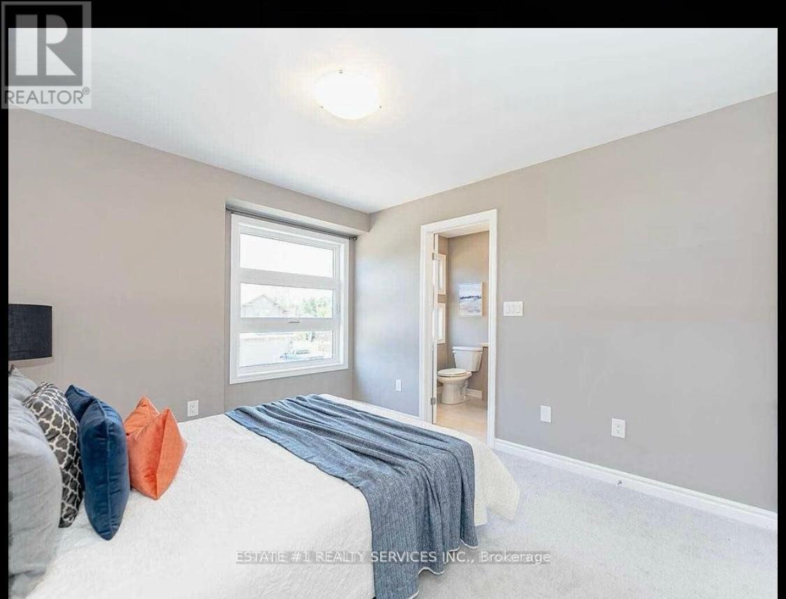 193 Iva Street, Welland, Ontario  L3B 0H8 - Photo 5 - X12459390