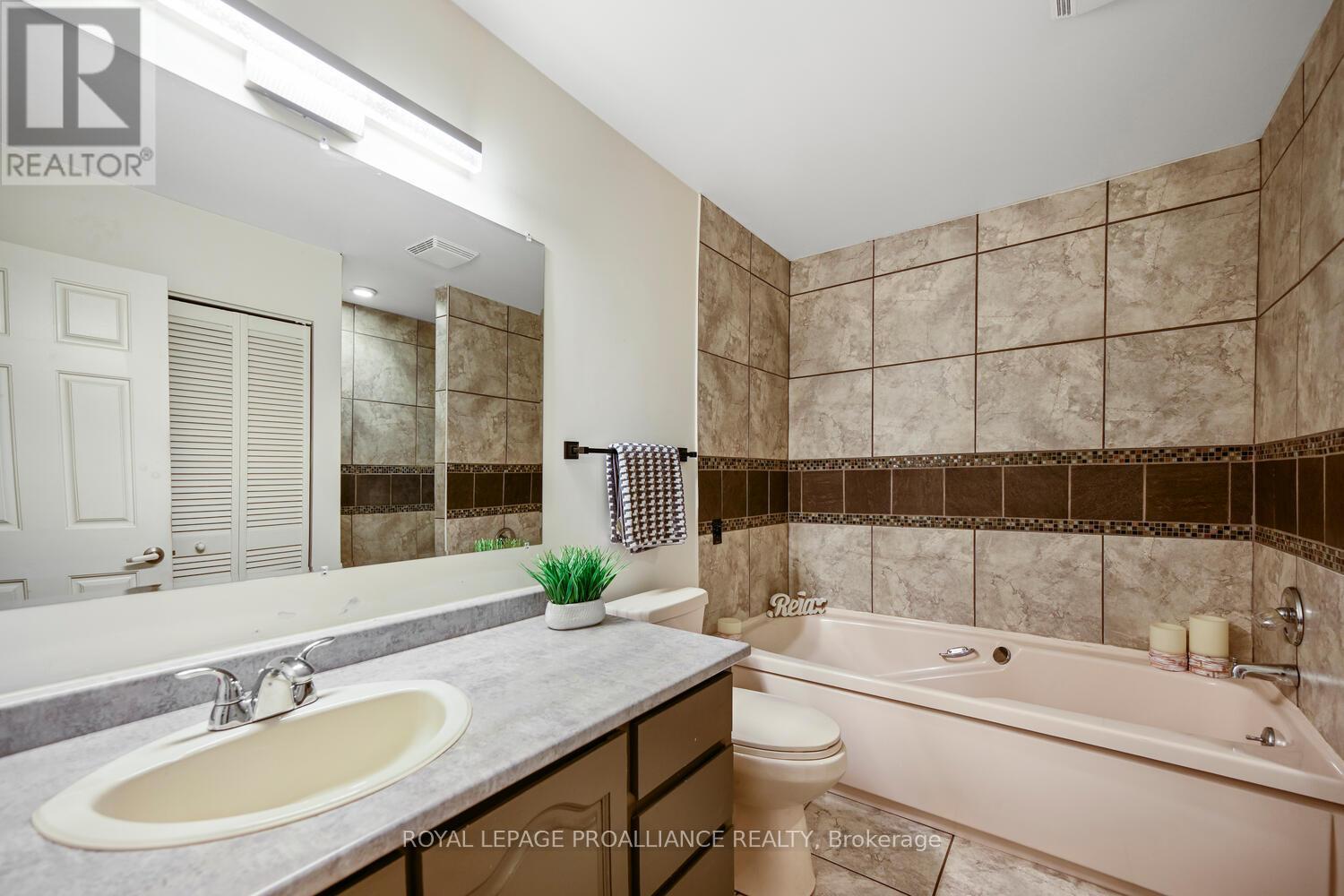 2597 North Campbell Road, Augusta, Ontario  K0E 1T0 - Photo 16 - X12459394