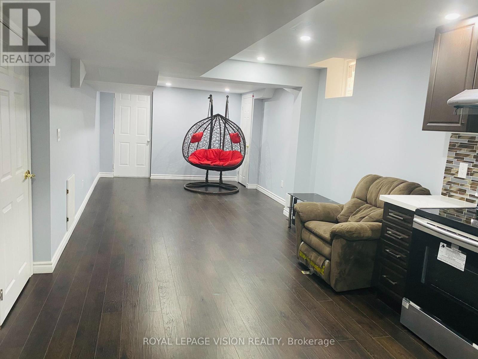 10 Germain Crescent, Markham, Ontario  L6B 0C3 - Photo 2 - N12459392