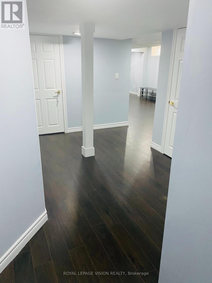 10 Germain Crescent, Markham, Ontario  L6B 0C3 - Photo 4 - N12459392