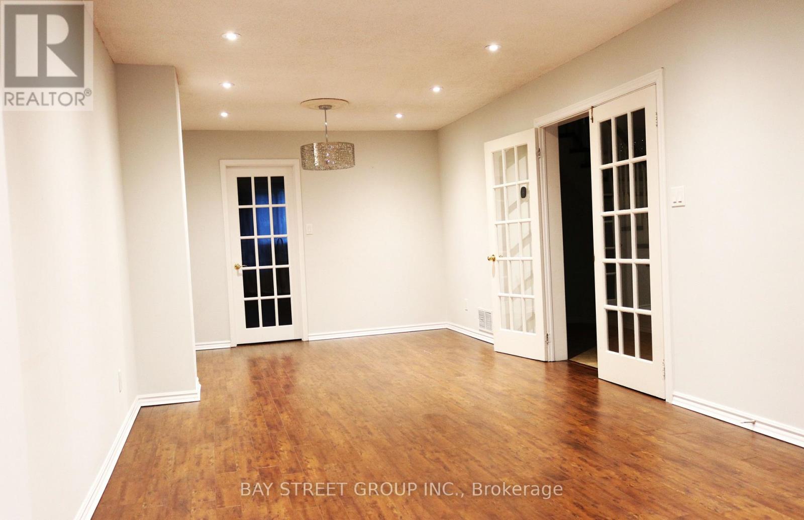 5571 River Grove Avenue, Mississauga, Ontario  L5M 3T8 - Photo 11 - W12459393