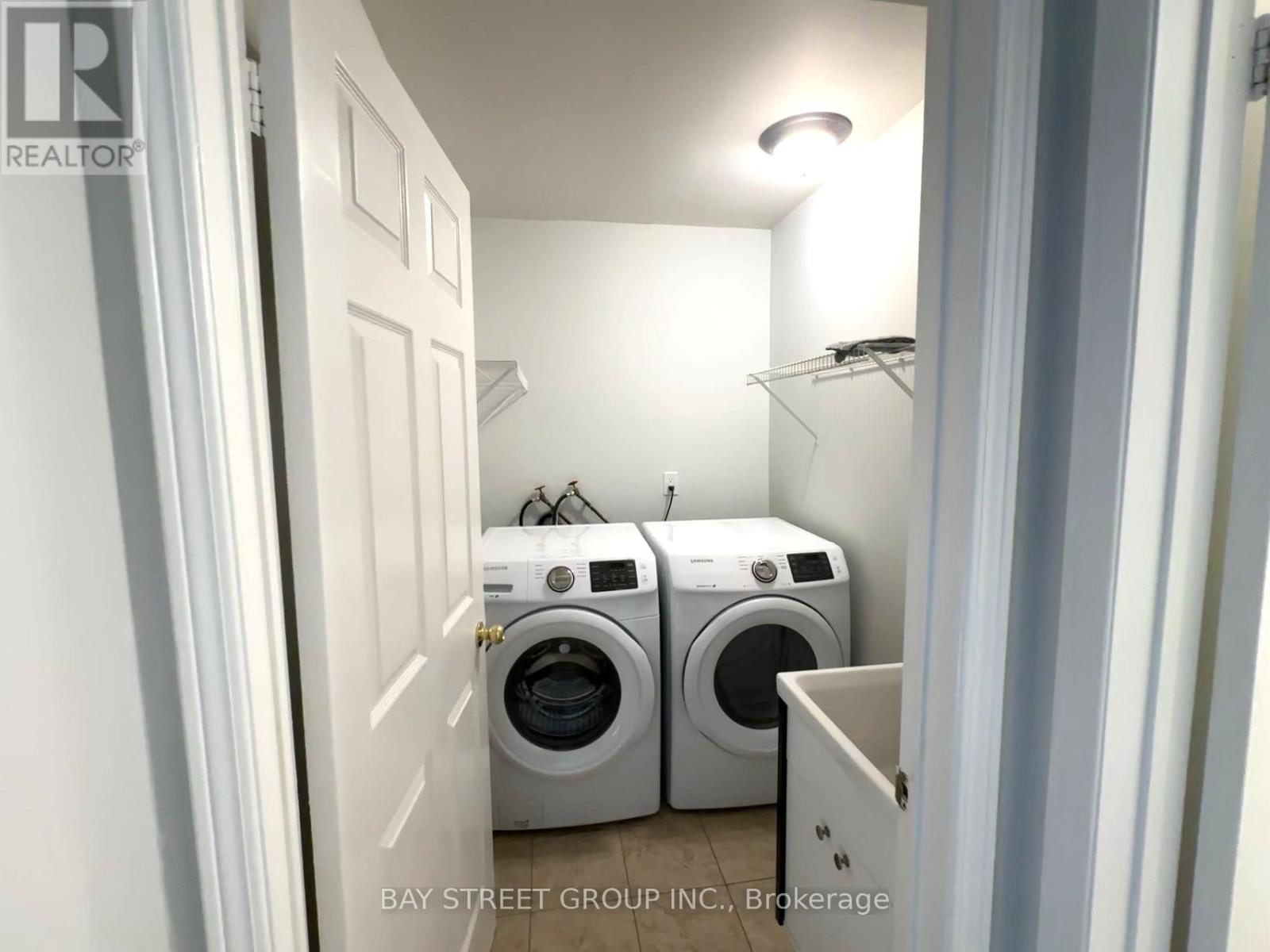 5571 River Grove Avenue, Mississauga, Ontario  L5M 3T8 - Photo 12 - W12459393