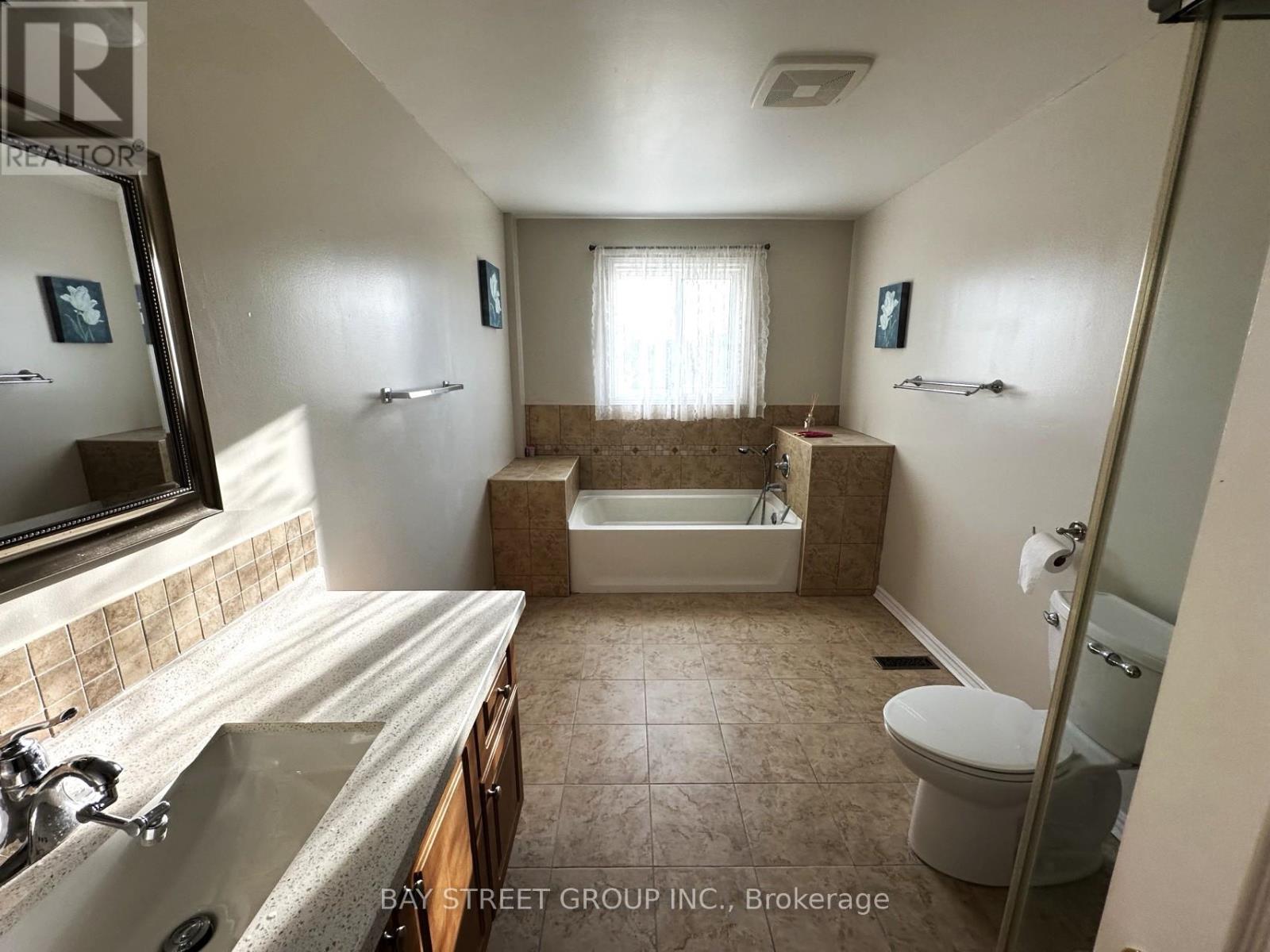 5571 River Grove Avenue, Mississauga, Ontario  L5M 3T8 - Photo 19 - W12459393