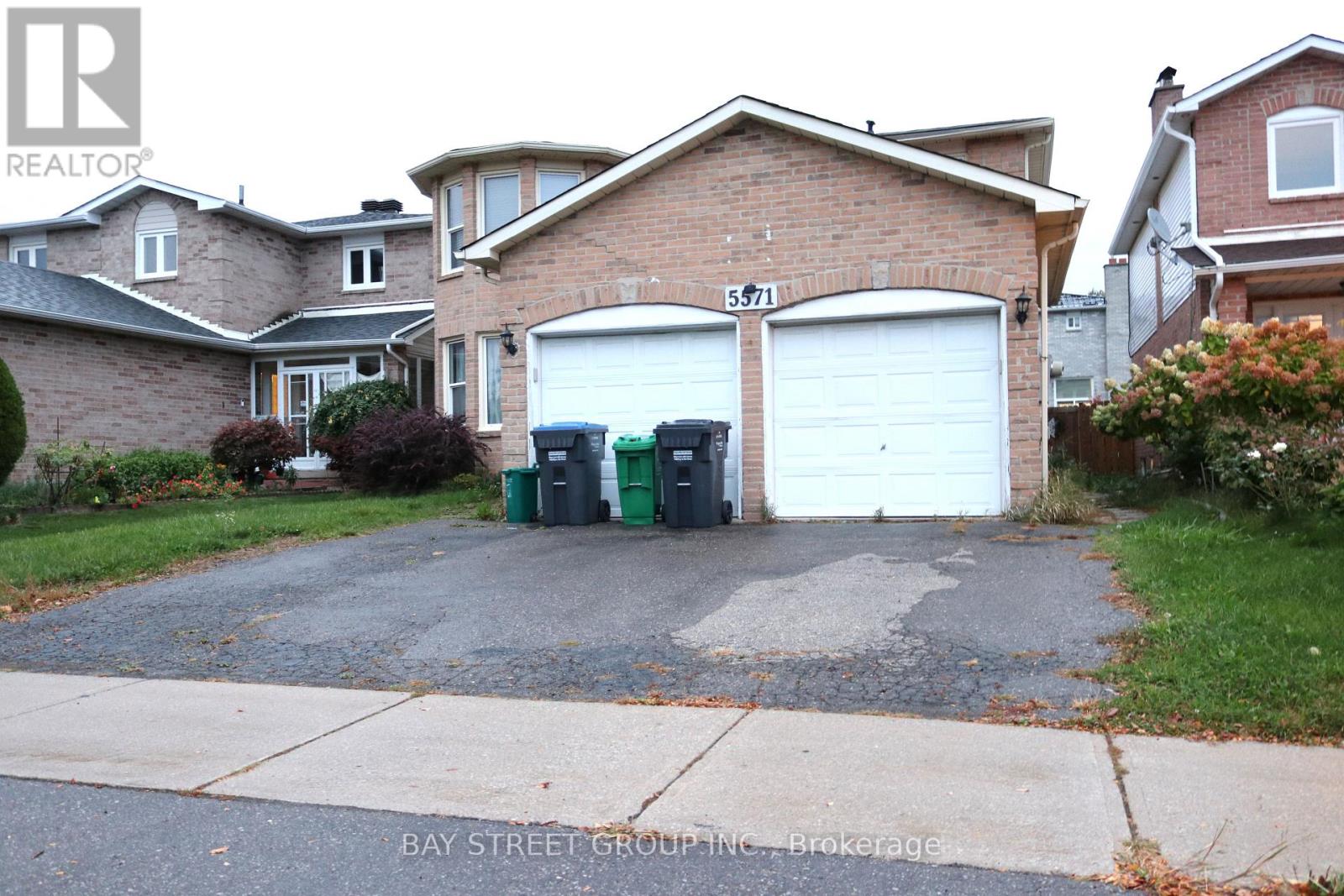 5571 River Grove Avenue, Mississauga, Ontario  L5M 3T8 - Photo 2 - W12459393