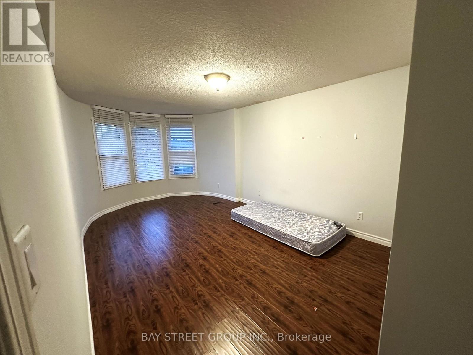 5571 River Grove Avenue, Mississauga, Ontario  L5M 3T8 - Photo 23 - W12459393