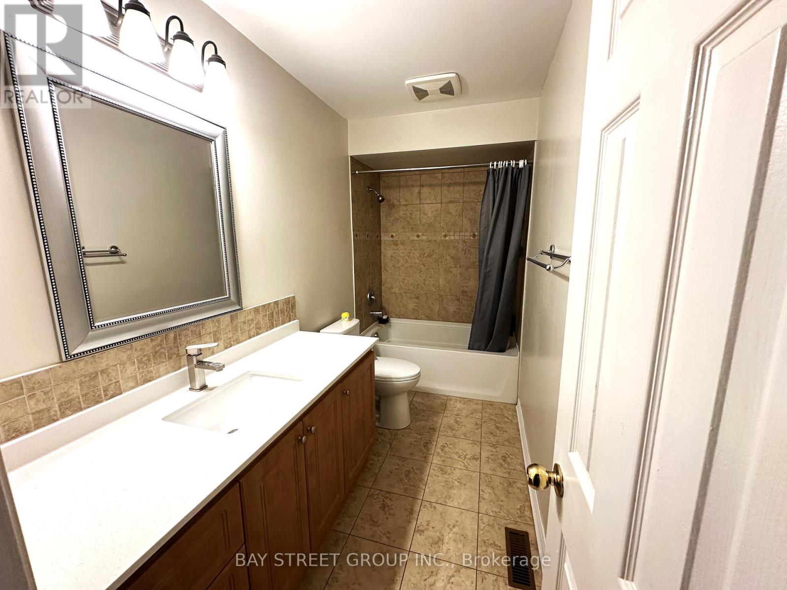 5571 River Grove Avenue, Mississauga, Ontario  L5M 3T8 - Photo 25 - W12459393