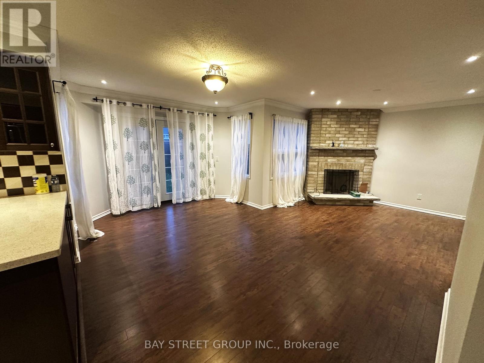 5571 River Grove Avenue, Mississauga, Ontario  L5M 3T8 - Photo 8 - W12459393