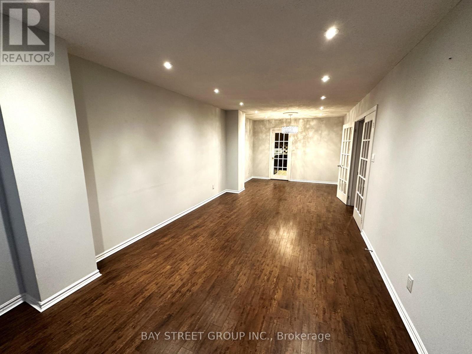 5571 River Grove Avenue, Mississauga, Ontario  L5M 3T8 - Photo 9 - W12459393