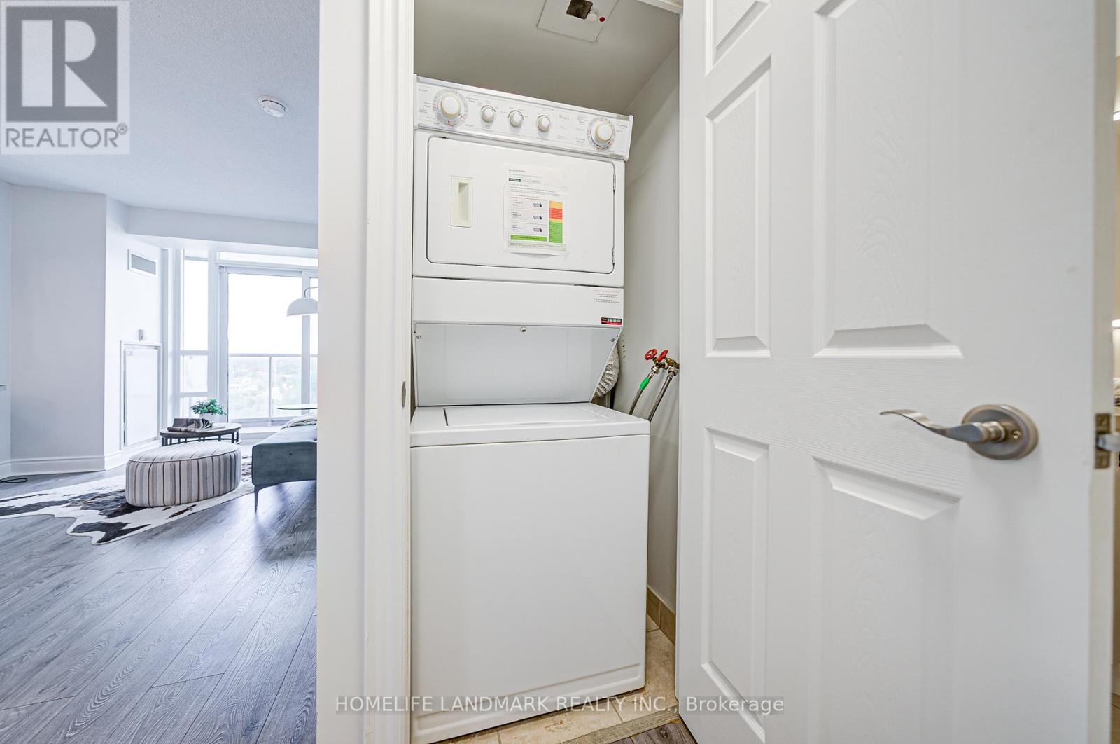 1011 - 15 Greenview Avenue, Toronto, Ontario  M2M 4M7 - Photo 22 - C12459402