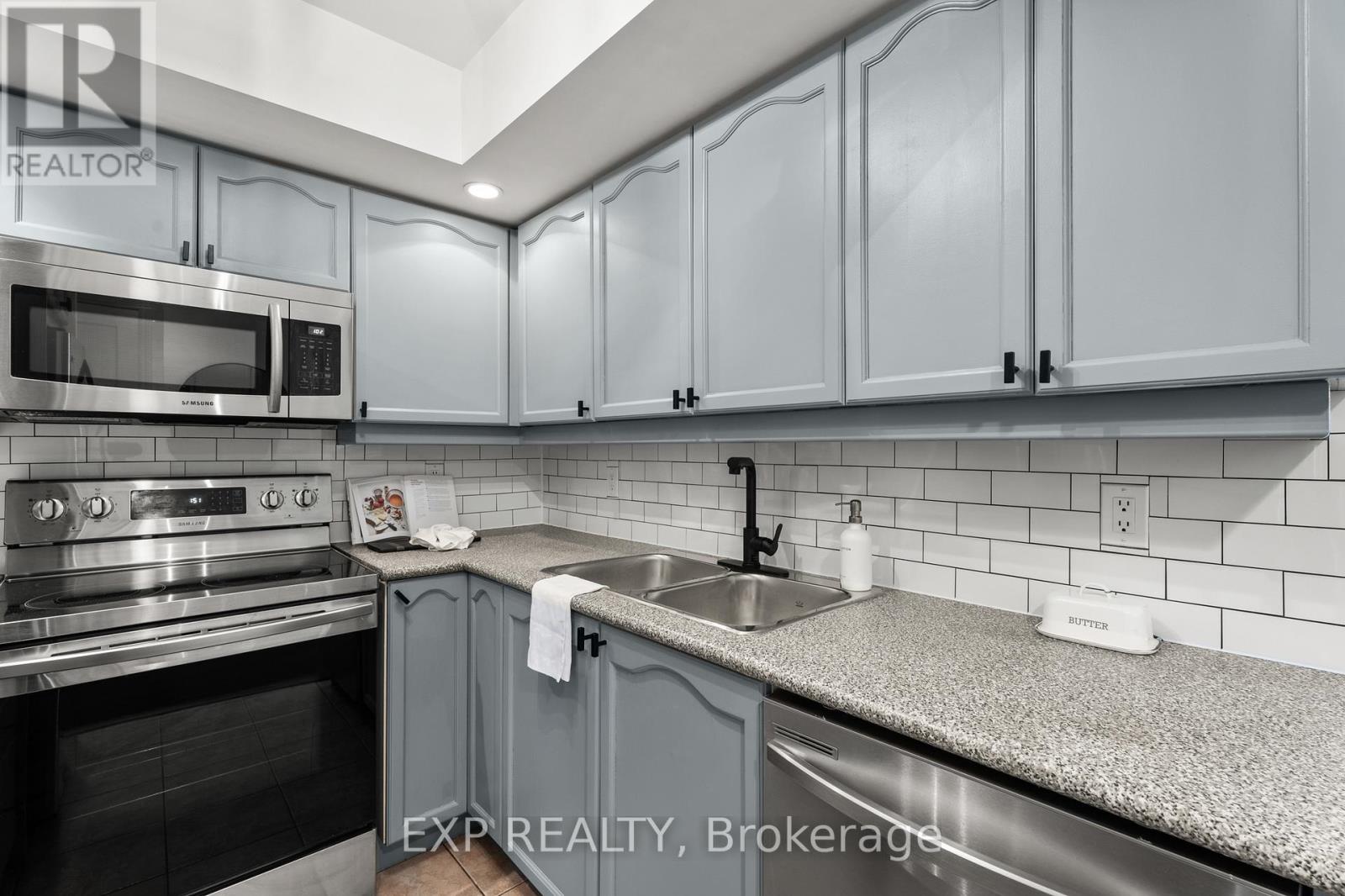 1222 - 15 Northtown Way, Toronto, Ontario  M2N 7L4 - Photo 10 - C12459407