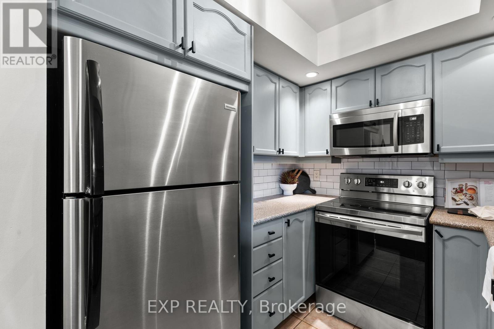 1222 - 15 Northtown Way, Toronto, Ontario  M2N 7L4 - Photo 11 - C12459407
