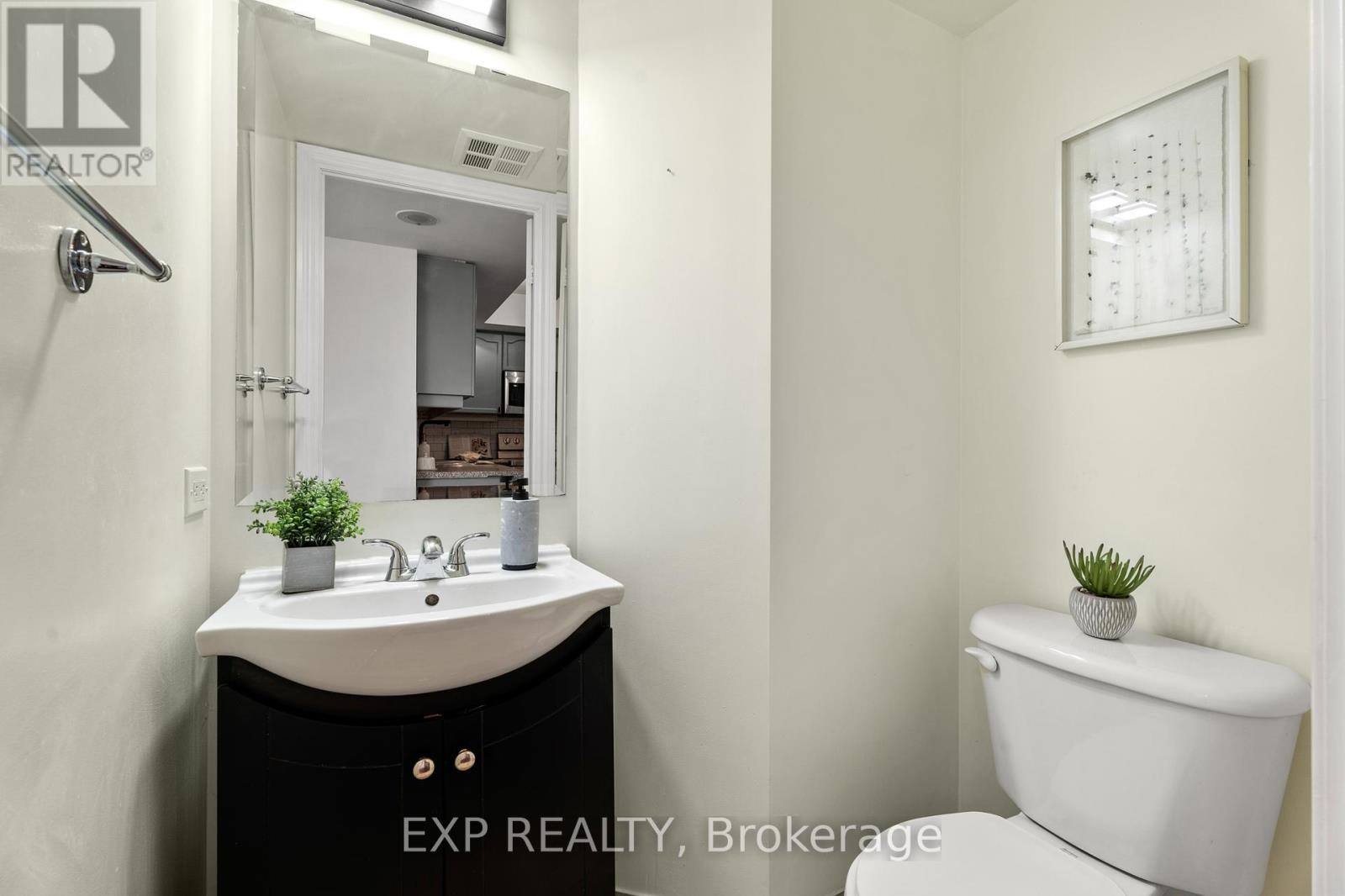 1222 - 15 Northtown Way, Toronto, Ontario  M2N 7L4 - Photo 12 - C12459407