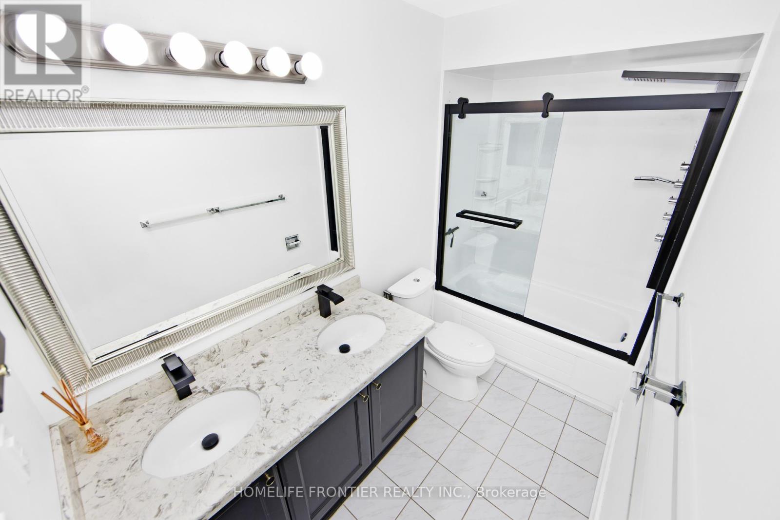 9 Lancewood Crescent, Brampton, Ontario  L6S 5Y6 - Photo 13 - W12449903