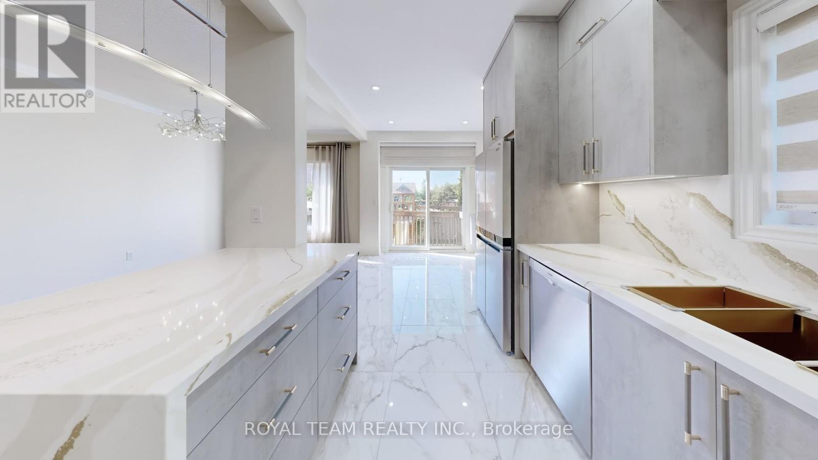 246 Lauderdale Drive, Vaughan, Ontario  L6A 0N4 - Photo 13 - N12459400