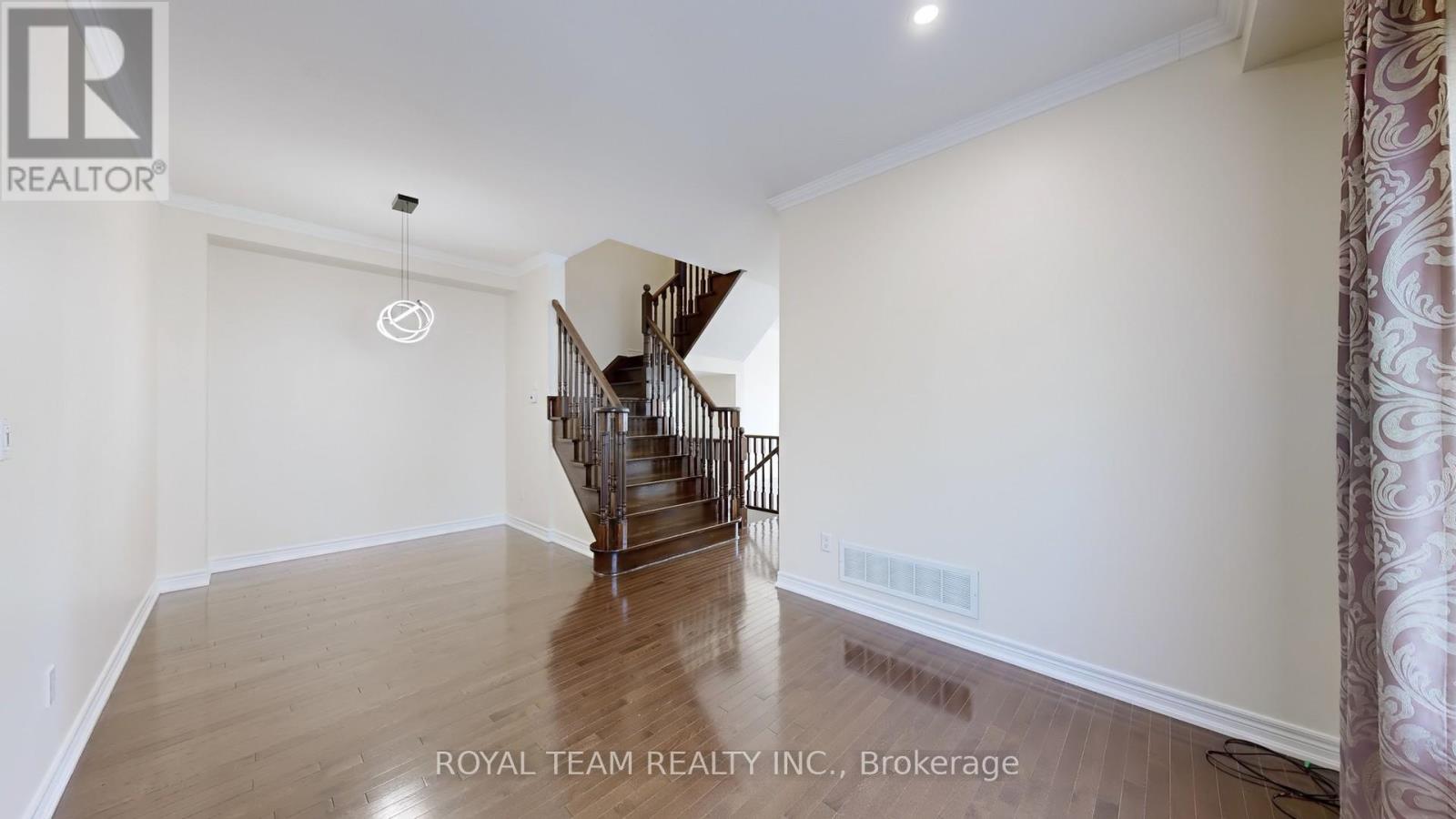 246 Lauderdale Drive, Vaughan, Ontario  L6A 0N4 - Photo 6 - N12459400