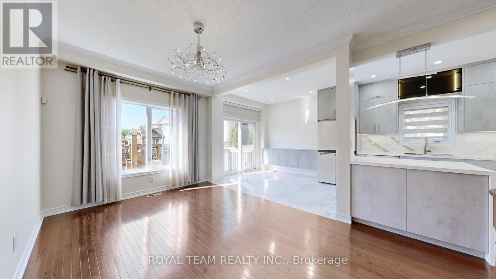 246 Lauderdale Drive, Vaughan, Ontario  L6A 0N4 - Photo 8 - N12459400