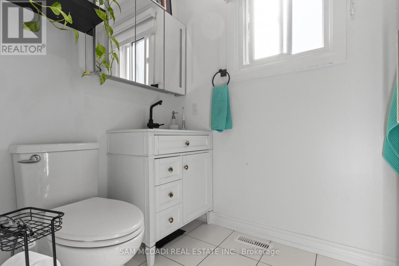 7 Pierpont Place, Mississauga, Ontario  L5N 5V1 - Photo 18 - W12459395