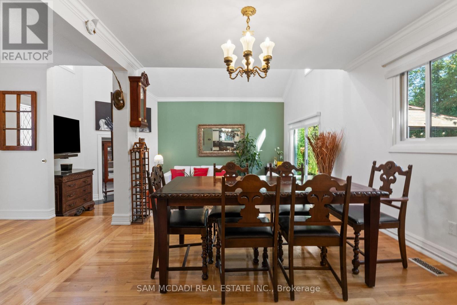 7 Pierpont Place, Mississauga, Ontario  L5N 5V1 - Photo 7 - W12459395