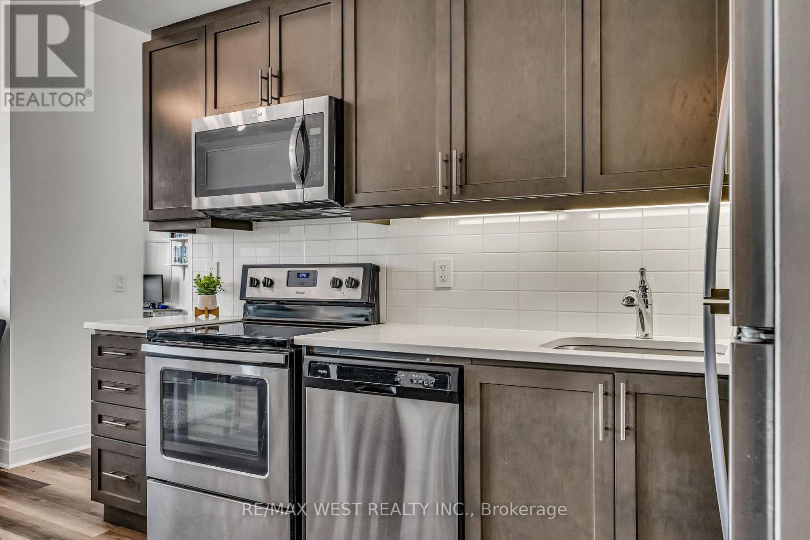 2308 - 15 Zorra Street, Toronto, Ontario  M8Z 0C1 - Photo 11 - W12459397