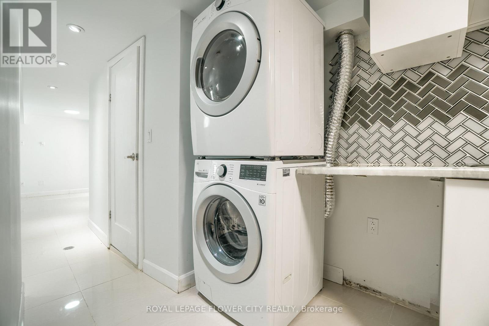 Basment - 12 Gondola Crescent, Brampton, Ontario  L6S 1W6 - Photo 11 - W12459398