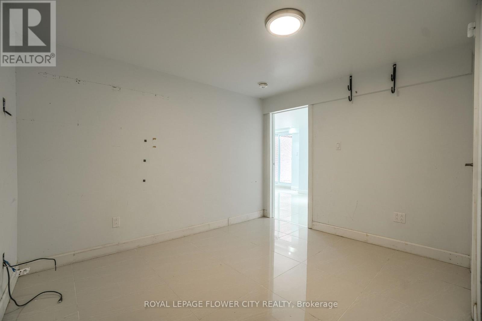 Basment - 12 Gondola Crescent, Brampton, Ontario  L6S 1W6 - Photo 7 - W12459398