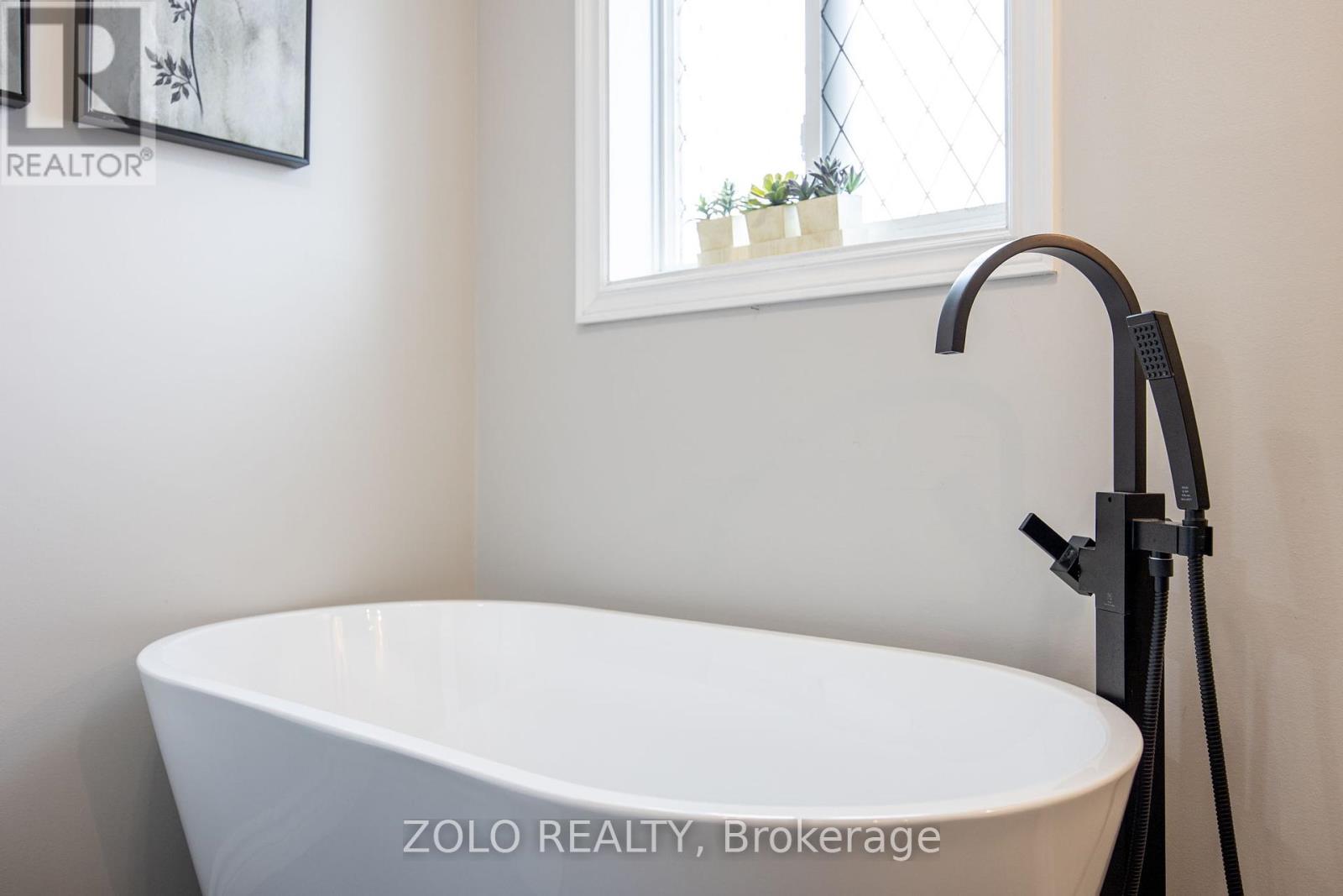 49 Sandyshores Drive, Brampton, Ontario  L6R 2H3 - Photo 29 - W12459406