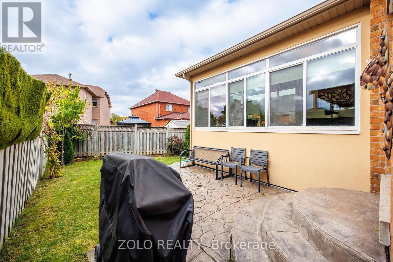 49 Sandyshores Drive, Brampton, Ontario  L6R 2H3 - Photo 42 - W12459406