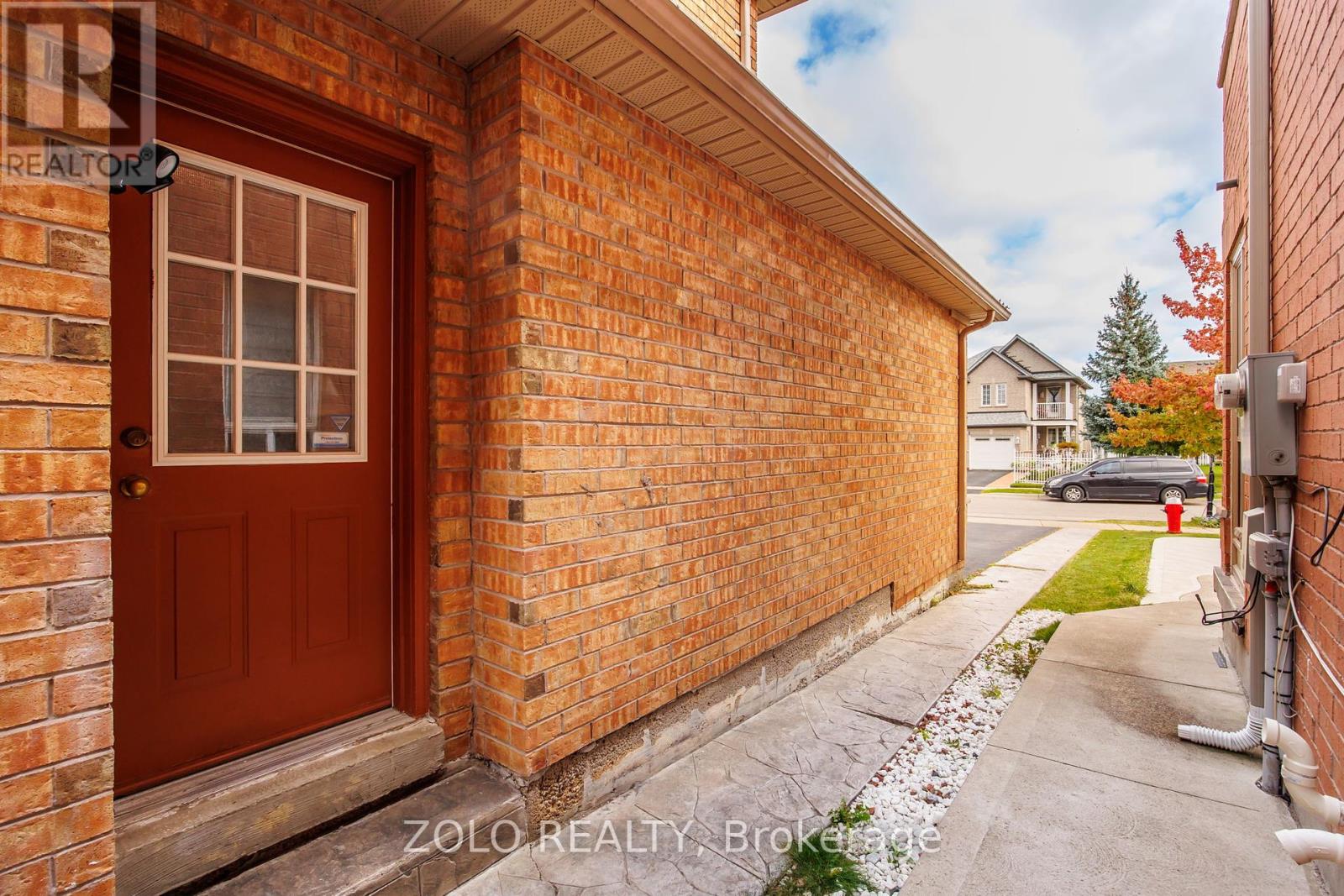 49 Sandyshores Drive, Brampton, Ontario  L6R 2H3 - Photo 46 - W12459406