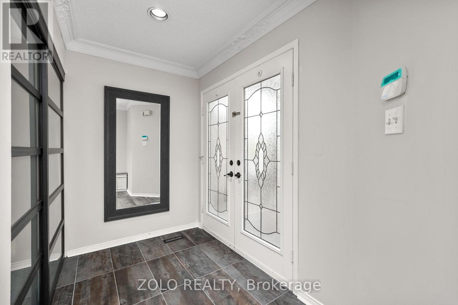 49 Sandyshores Drive, Brampton, Ontario  L6R 2H3 - Photo 5 - W12459406