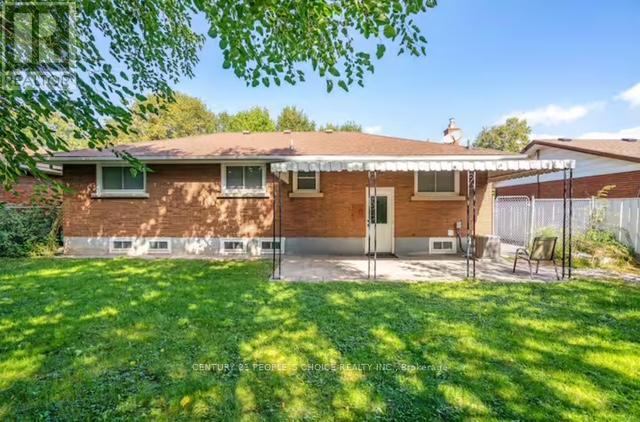 5 Northwood Drive, St. Catharines, Ontario  L2M 4J4 - Photo 2 - X12459399