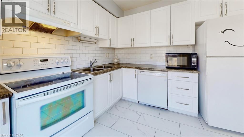 1155 Paramount Drive Unit# 43, Stoney Creek, Ontario  L8J 2N2 - Photo 16 - 40778513