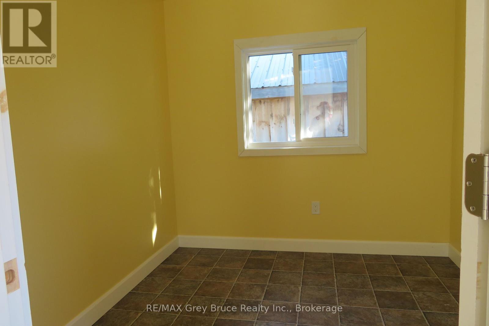 8 Helen Street, Northern Bruce Peninsula, Ontario  N0H 1W0 - Photo 27 - X12433079
