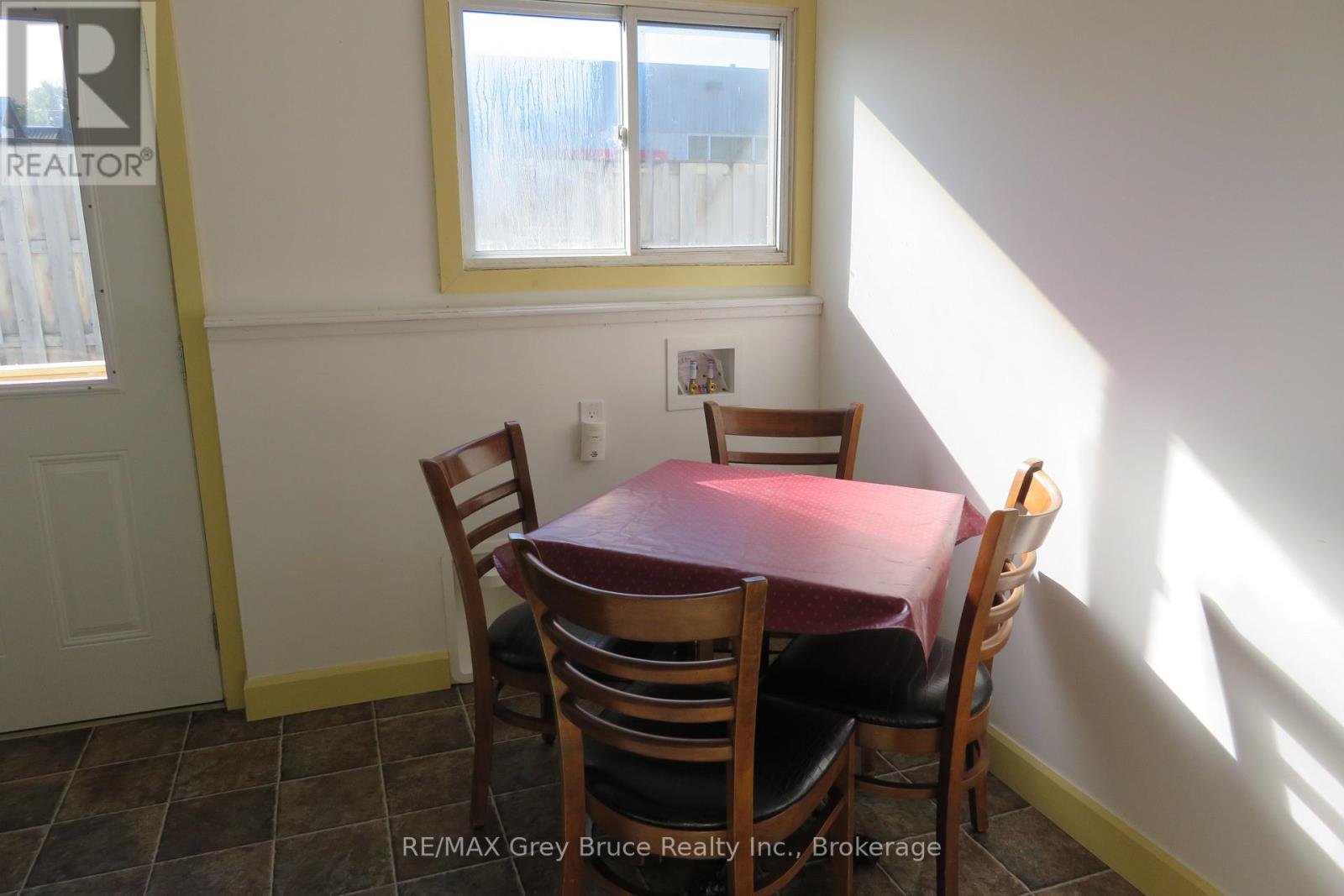 8 Helen Street, Northern Bruce Peninsula, Ontario  N0H 1W0 - Photo 26 - X12433079